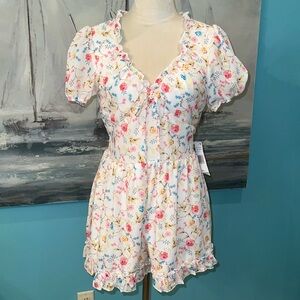 NWT City Vibe White Floral Romper, Small